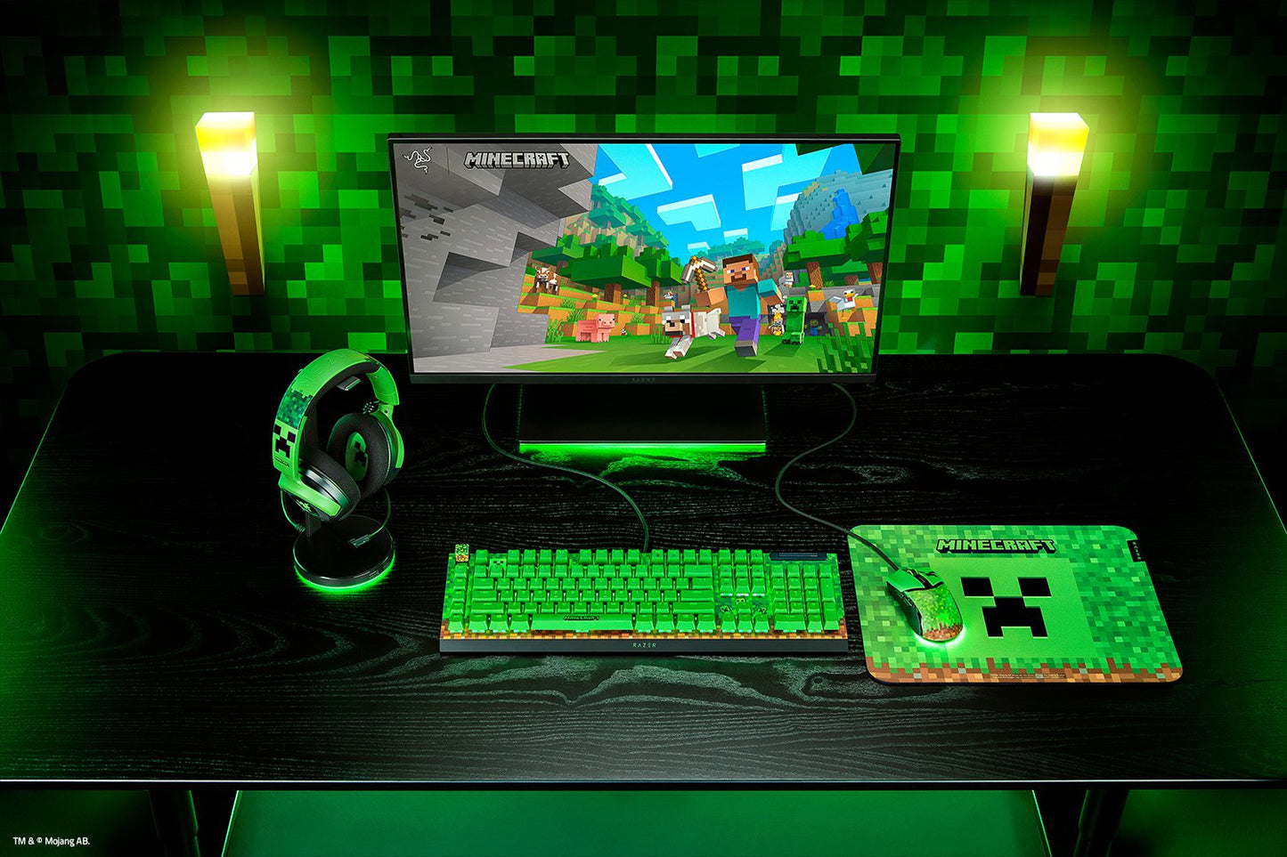 Razer Kraken V4 X Wired Gaming Headset - Minecraft Edition
